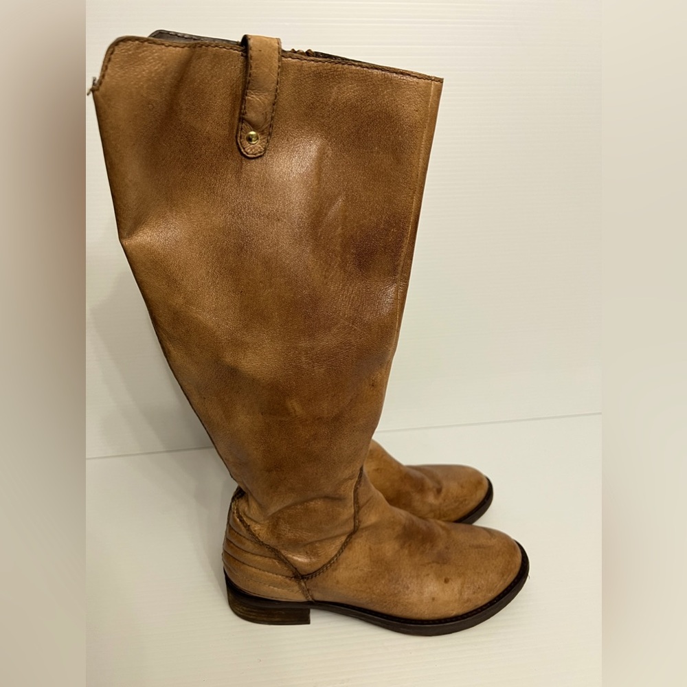 Steve Madden Arriesw boots cognac color Sz 8